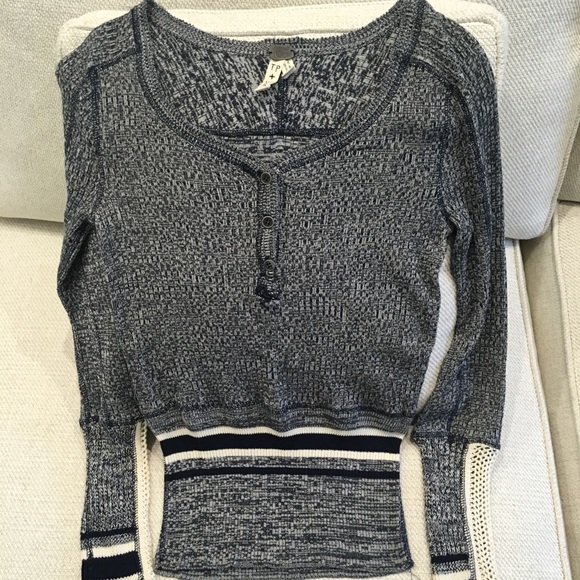 NWOT We The Free Long-Sleeved Top, Size XS - Picture 1 of 5